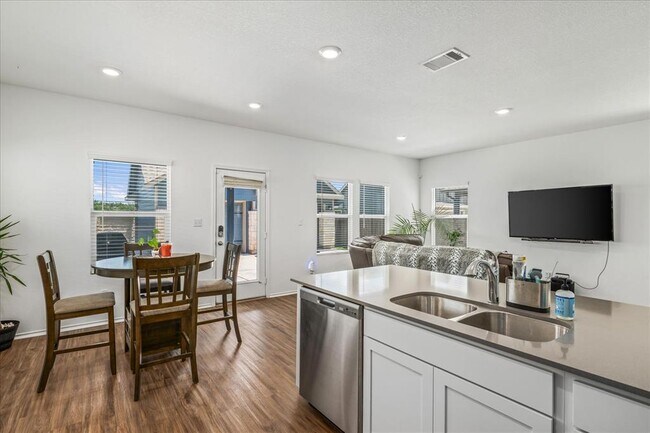 Building Photo - 1725 Cobblecrest Ln