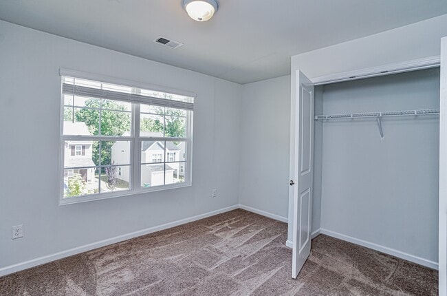 Building Photo - 649 Millsgate Cir