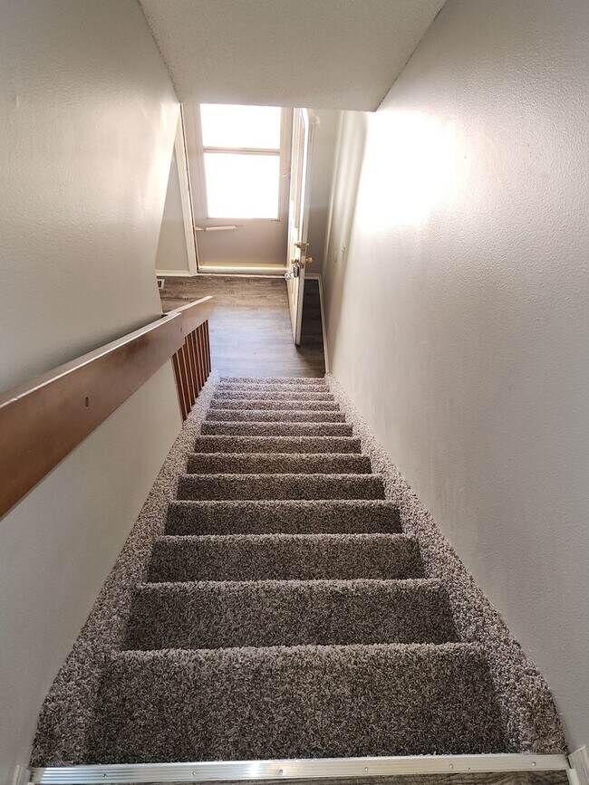 Building Photo - Fantastic Condo at Lexington Village!