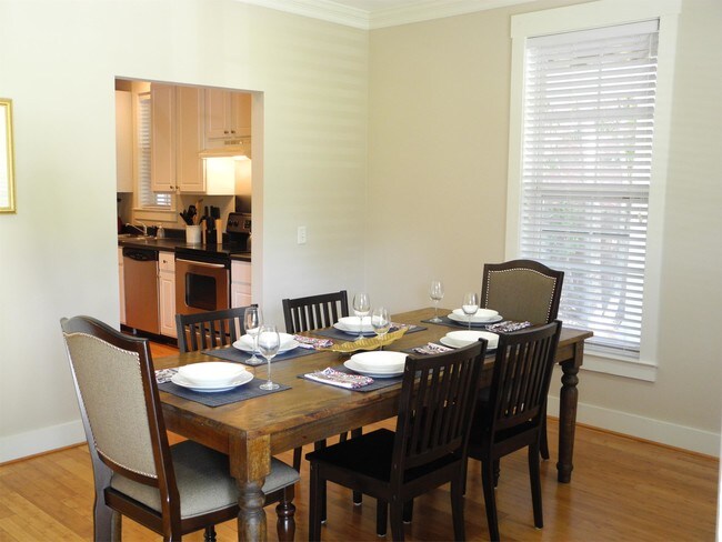 Building Photo - 2805 3rd St