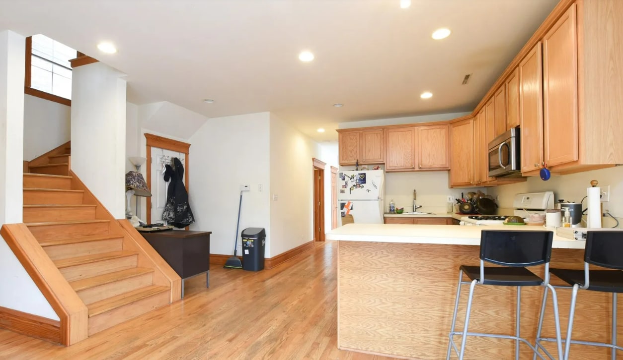 Kitchen - 4322 N Lincoln Ave