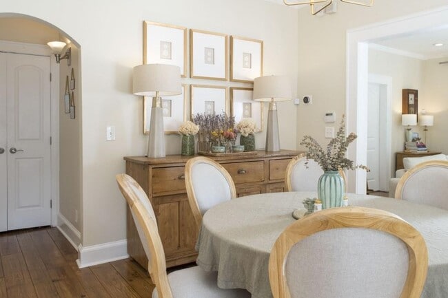 Building Photo - 801 Durant Pl NE