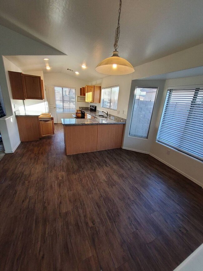 Building Photo - Laveen 3 bedroom