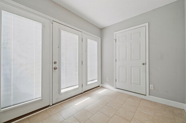 Building Photo - 901 Pine Mill Ct