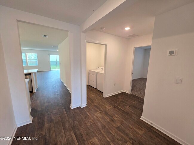 Building Photo - 2885 Oak Stream Dr