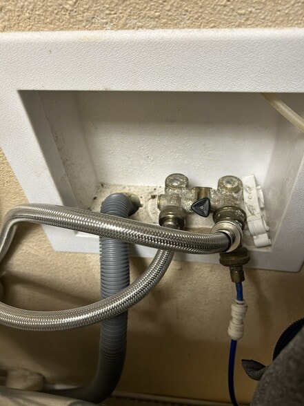 washer and dryer connection - 650 E Warren Ave