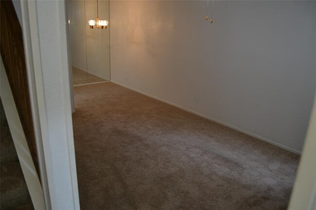 Building Photo - 2021 Spenwick Dr