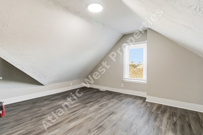 Building Photo - 1512 Blair Ave