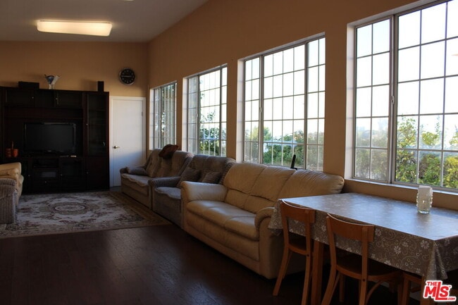 Building Photo - 11502 Dona Teresa Dr