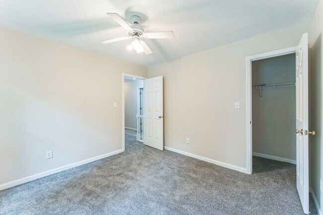 Building Photo - 6611 Barry Whitaker Pl