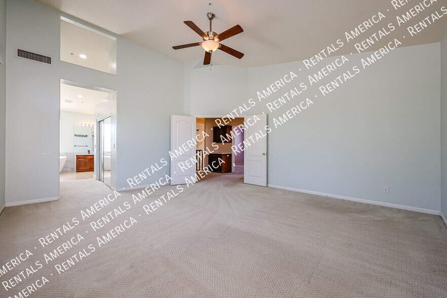 Building Photo - 14759 N 98th St