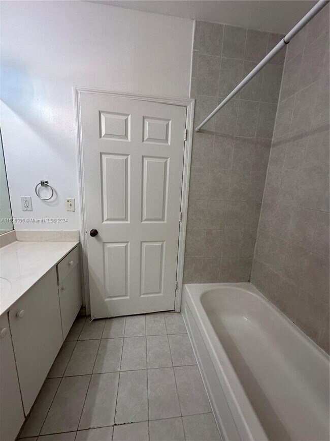 Building Photo - 2731 NE 3rd Dr