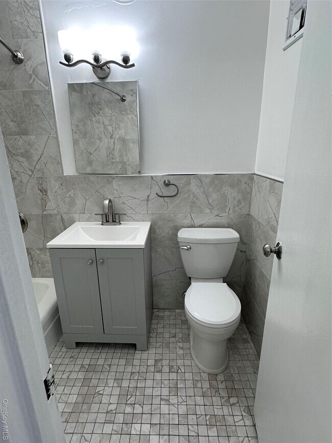 Building Photo - 20 Wendell St