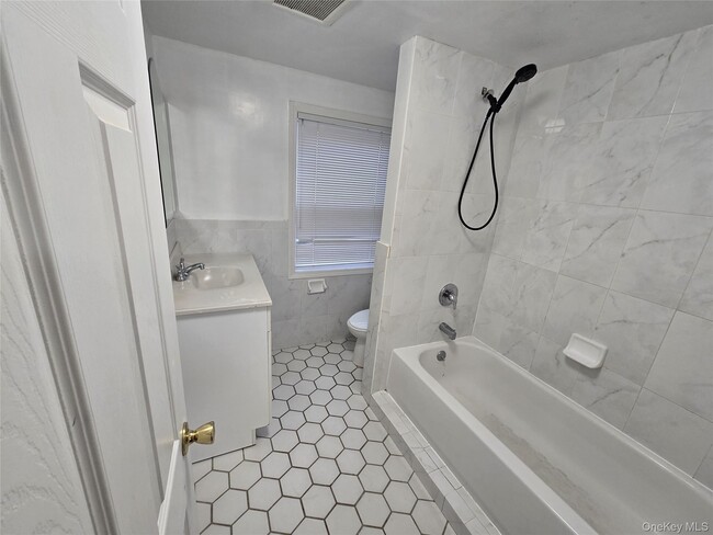 Building Photo - 115 Norben Rd