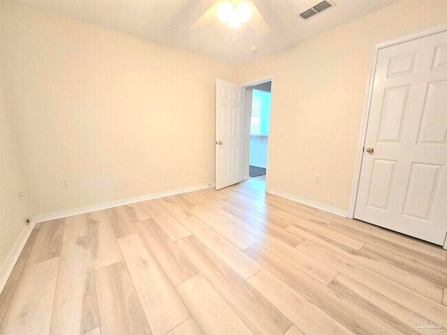 Building Photo - 4873 La Casa Cir