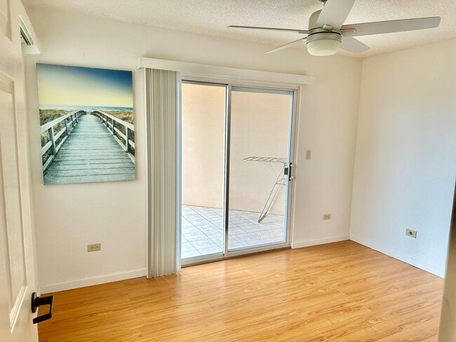 Building Photo - Golf course and Ocean Views  from this 3 bedroom 2 bath condo!