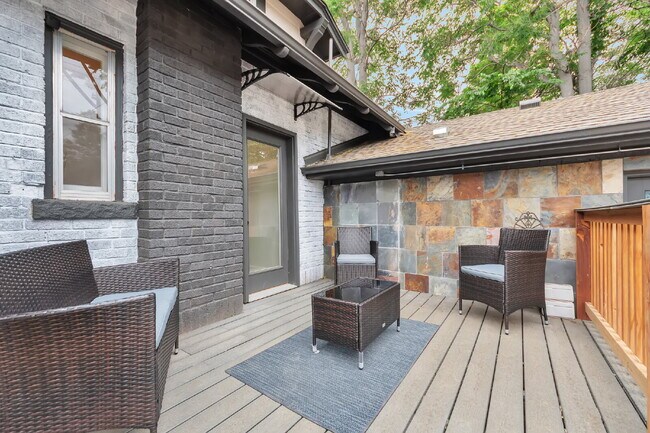 Building Photo - Chic & Cozy 1-Bed Furnished Retreat in the Heart of Denver's Madrid District!