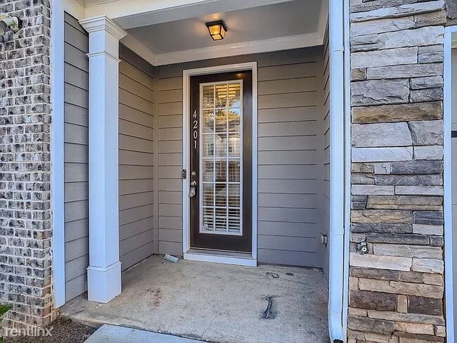 Building Photo - 3 br, 2.5 bath Townhome - 4201 Alden Park Dr