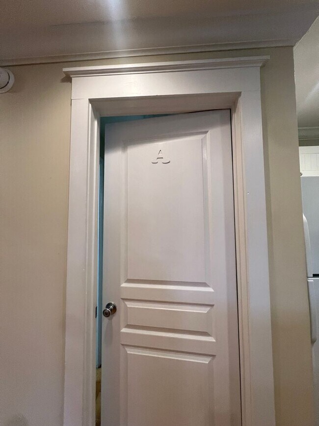 Building Photo - 15-1529 Gutleber