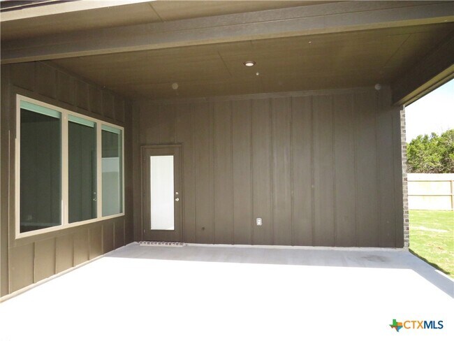 Building Photo - 717 Holstein Dr