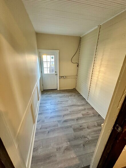 Building Photo - 735 Fountain Sq