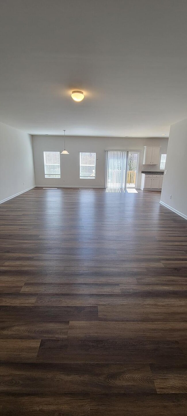 Building Photo - 2902 Plantation Way