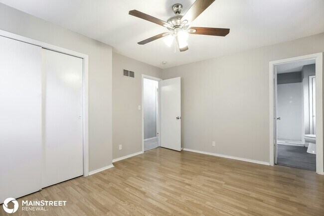 Building Photo - 3909 S Summit Ridge Dr