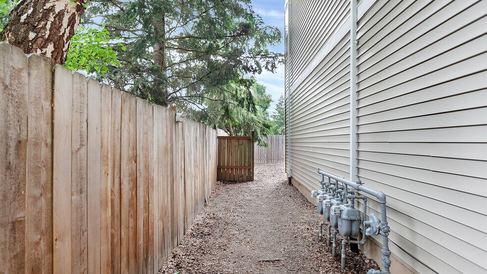 Building Photo - 17387 SW Novato Ln