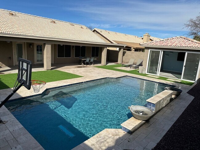 Building Photo - STUNNING 3 bed/2 bath remodel in Chandler ...