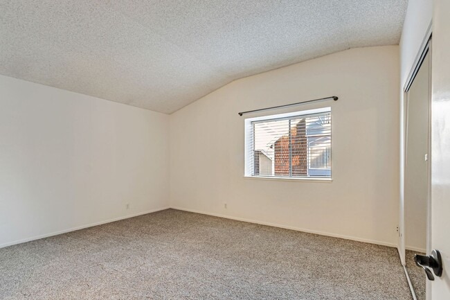Building Photo - Elegant 3-Bedroom Home with Modern Upgrade...