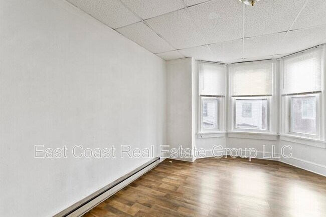 Building Photo - 207 N Mulberry St