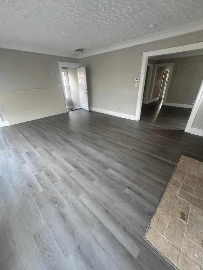 Building Photo - 2925 Calvert St