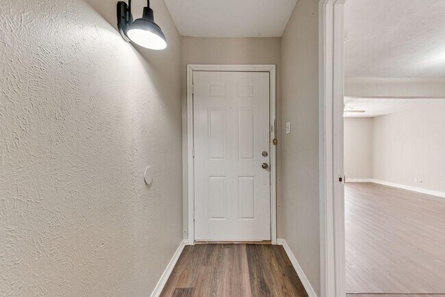 Building Photo - 4209 Martindale Dr
