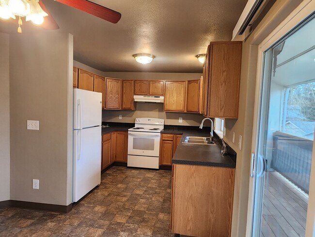 Building Photo - 204 N Harrison St