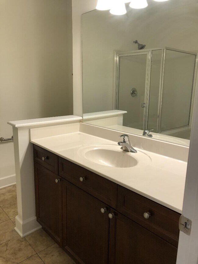 Building Photo - 8221 Lenox Creekside Dr