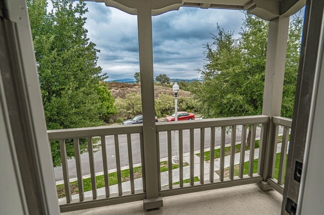 Building Photo - Woodland 3 Bedroom Home for Rent in Valencia!