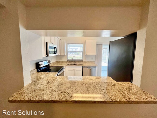 Building Photo - 2 br, 2.5 bath House - 715 Kensington Lake...