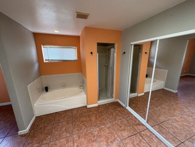 Building Photo - Vail School District Horse property with f...