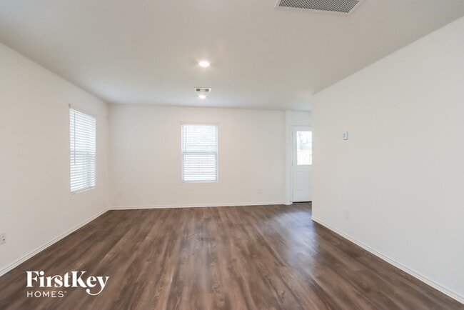 Building Photo - 3731 Solanum Dr