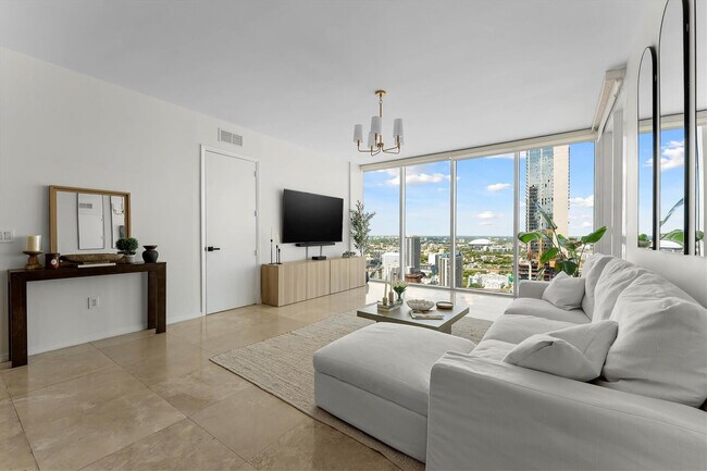 Building Photo - 1040 Biscayne Blvd