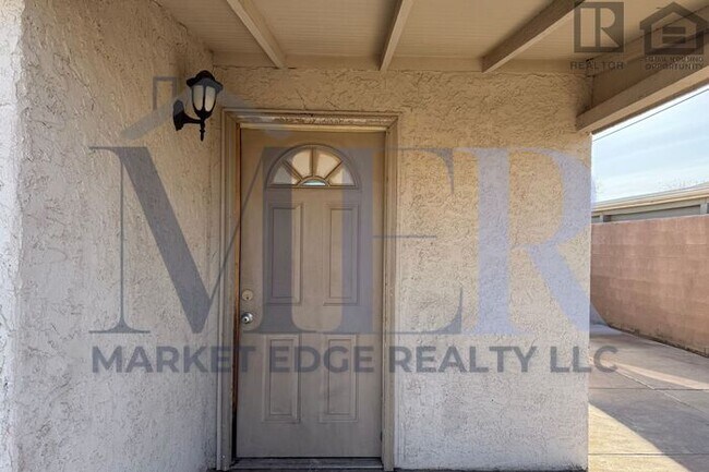 Building Photo - 3Bed/2Bath House-32nd ST/THOMAS! $199 MOVE...
