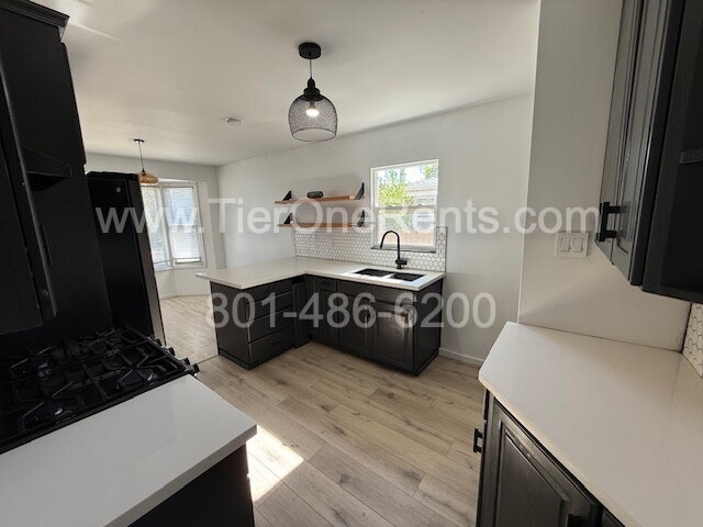 Building Photo - NO DEPOSIT option available for qualified renters!