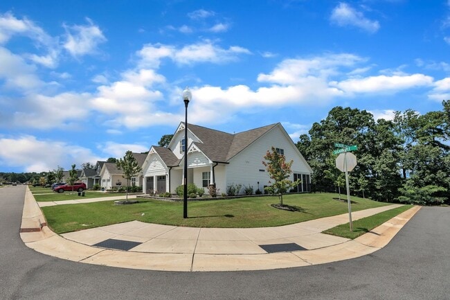 Building Photo - Four Bedroom + Loft Dream Home in Youngsville