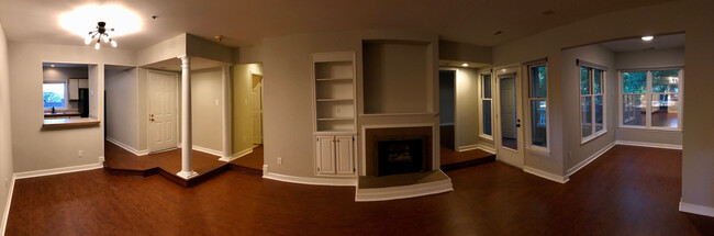 Building Photo - 2 BR 2 Bath Downtown Condo