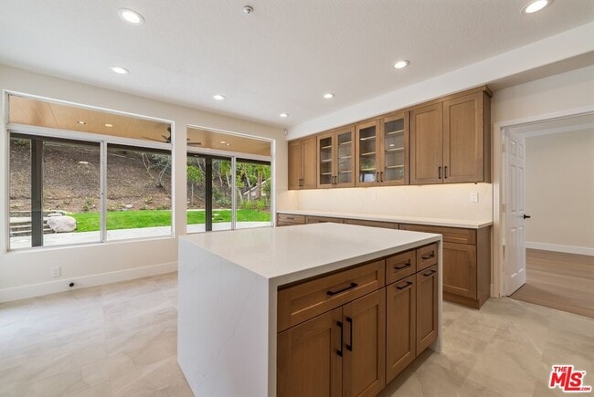 Building Photo - 18500 St Moritz Dr