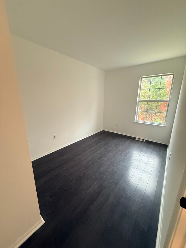 Building Photo - 2708 Falcon Ct