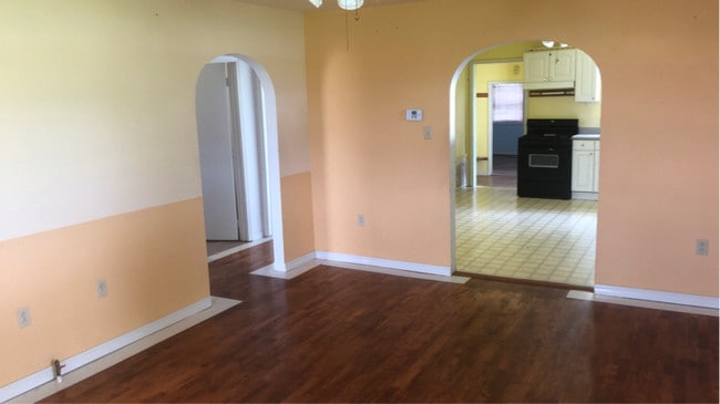 Building Photo - 12875 Galyean Rd