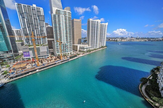 Building Photo - 465 Brickell Ave