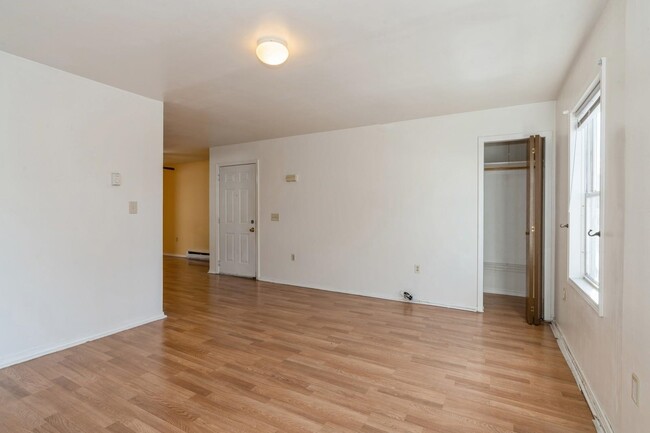 Building Photo - 112 Astor Pl