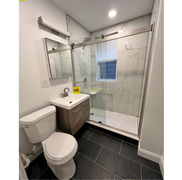 Building Photo - 115 Jersey St